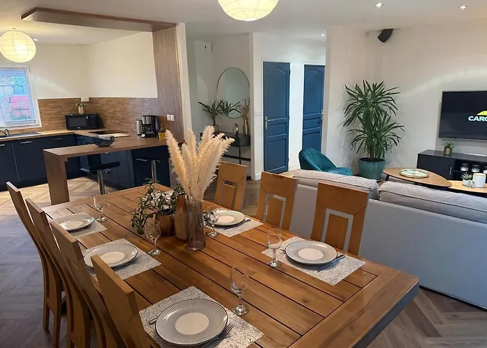 La Parenthese, Maison Lumineuse Avec Jardin & Grande Terrasse Proche Du Puy Dufou بيت للعطل *