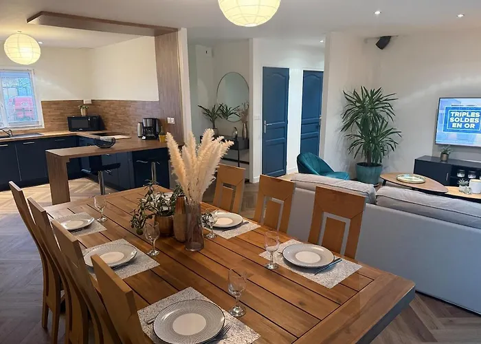 La Parenthese, Maison Lumineuse Avec Jardin & Grande Terrasse Proche Du Puy Dufou بيت للعطل *