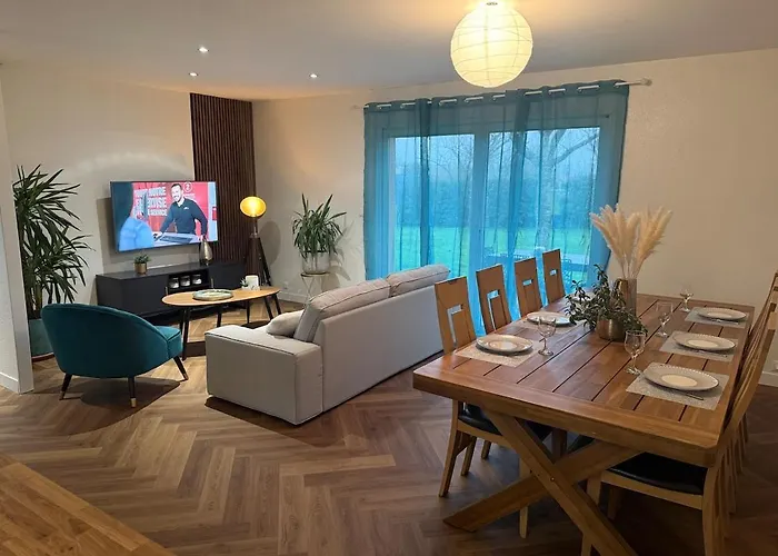 La Parenthese, Maison Lumineuse Avec Jardin & Grande Terrasse Proche Du Puy Dufou بيت للعطل