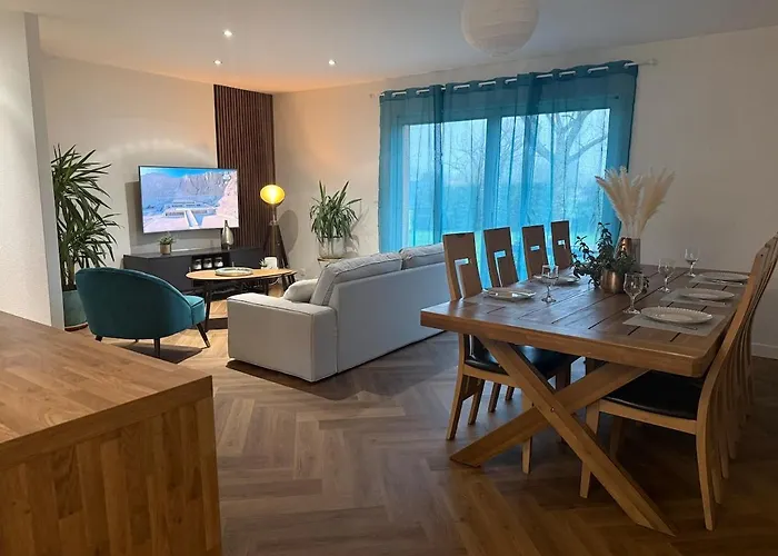 La Parenthese, Maison Lumineuse Avec Jardin & Grande Terrasse Proche Du Puy Dufou بيت للعطل